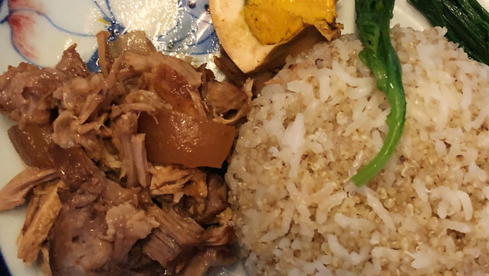 卤肉藜麦饭