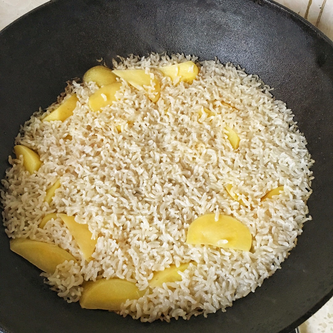 土豆锅巴饭的做法_菜谱_豆果美食