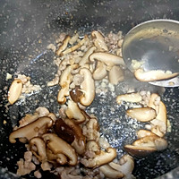 小米猪肝砂锅粥的做法图解6