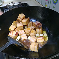 土豆梅干菜红烧肉的做法图解6