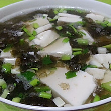 乐乐自家菜--紫菜豆腐汤