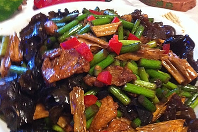 木耳腐竹炒祘苔