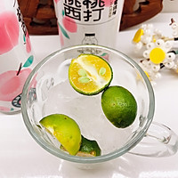 #玩心出道丨夏日DIY玩心潮饮挑战赛#桃桃青柠饮的做法图解4