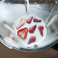草莓牛奶的做法图解3