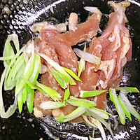 #享“瘦”人生 热辣滚烫#罗勒风味鸡腿炒面的做法图解8