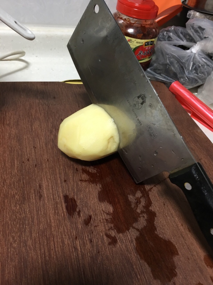 超简单炸薯条！的做法图解1