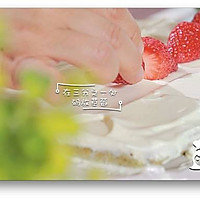 【芒果姐姐下午茶】浓情抹茶草莓卷，卷出你的甜蜜夏天的做法图解5