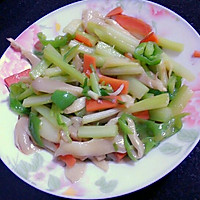 超好吃的芹菜～素炒香芹的做法图解3