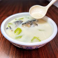 丝瓜鱼头豆浆汤的做法图解7