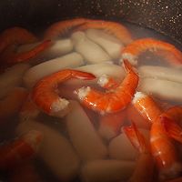 超级快手方便餐—-咖喱年糕虾的做法图解1