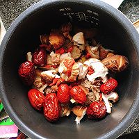 花菇炖鸭肉，汤汁鲜美，肉质细腻的做法图解7