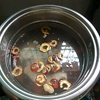 木耳山楂薏米煲猪腱肉的做法图解10