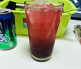 夏季杨梅气泡水的做法