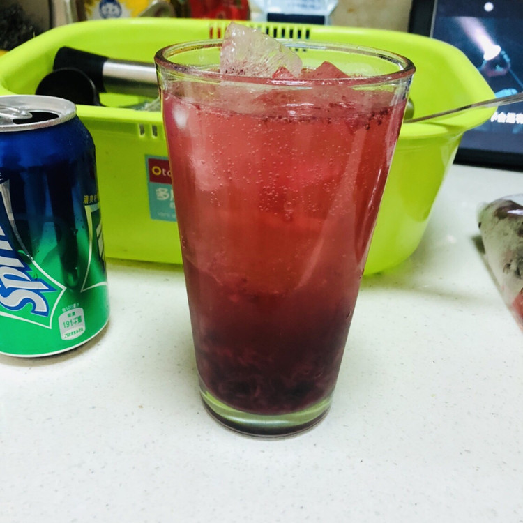 夏季杨梅气泡水的做法
