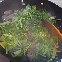 芹菜炒牛肉的做法图解5