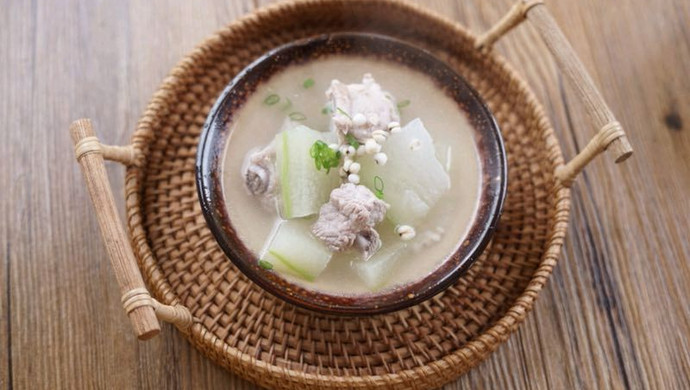 清凉解暑的冬瓜薏米排骨汤