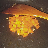 萬字纯酿造酱油试用——菌菇酱炒饭的做法图解6