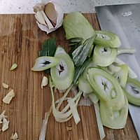 蒜香烤鸡排的做法图解1