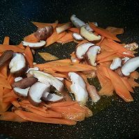 胡萝卜香菇肉丝的做法图解6