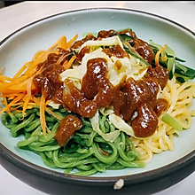 麻酱双色凉面