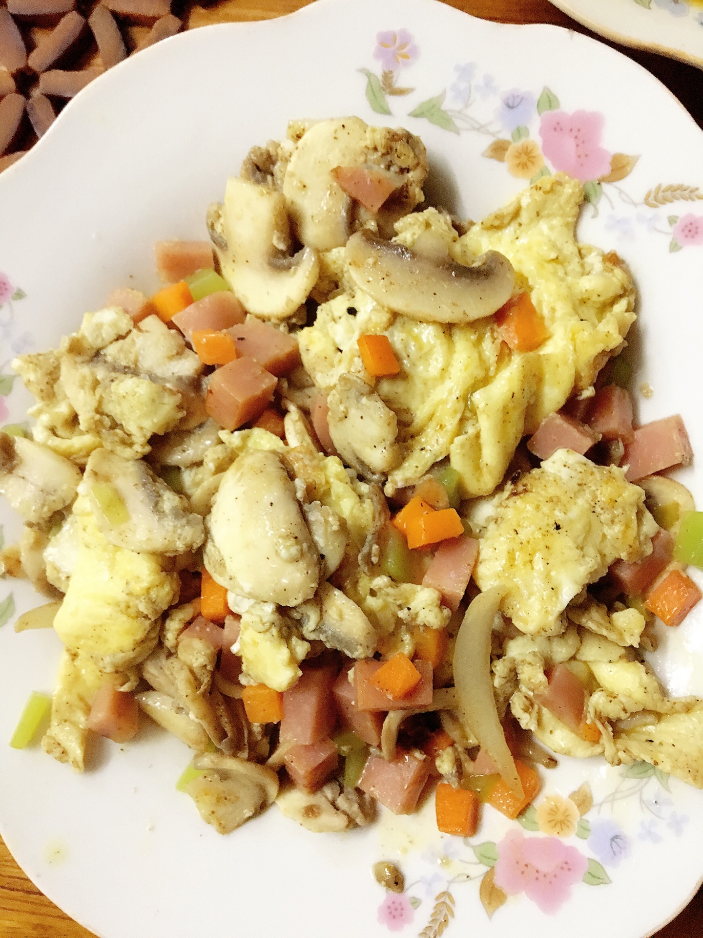 平菇炒鸡蛋怎么做_平菇炒鸡蛋的做法_豆果美食