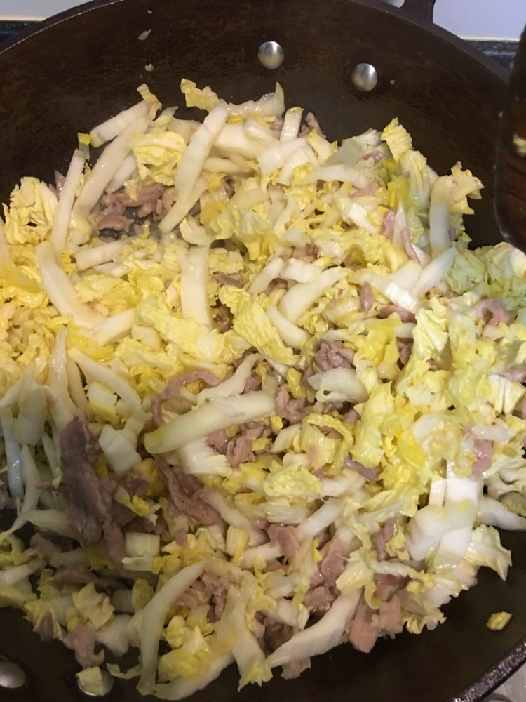 黄芽茶肉丝春卷的做法图解5