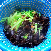 #秋天怎么吃#金钩海米木耳拌香芹的做法图解18