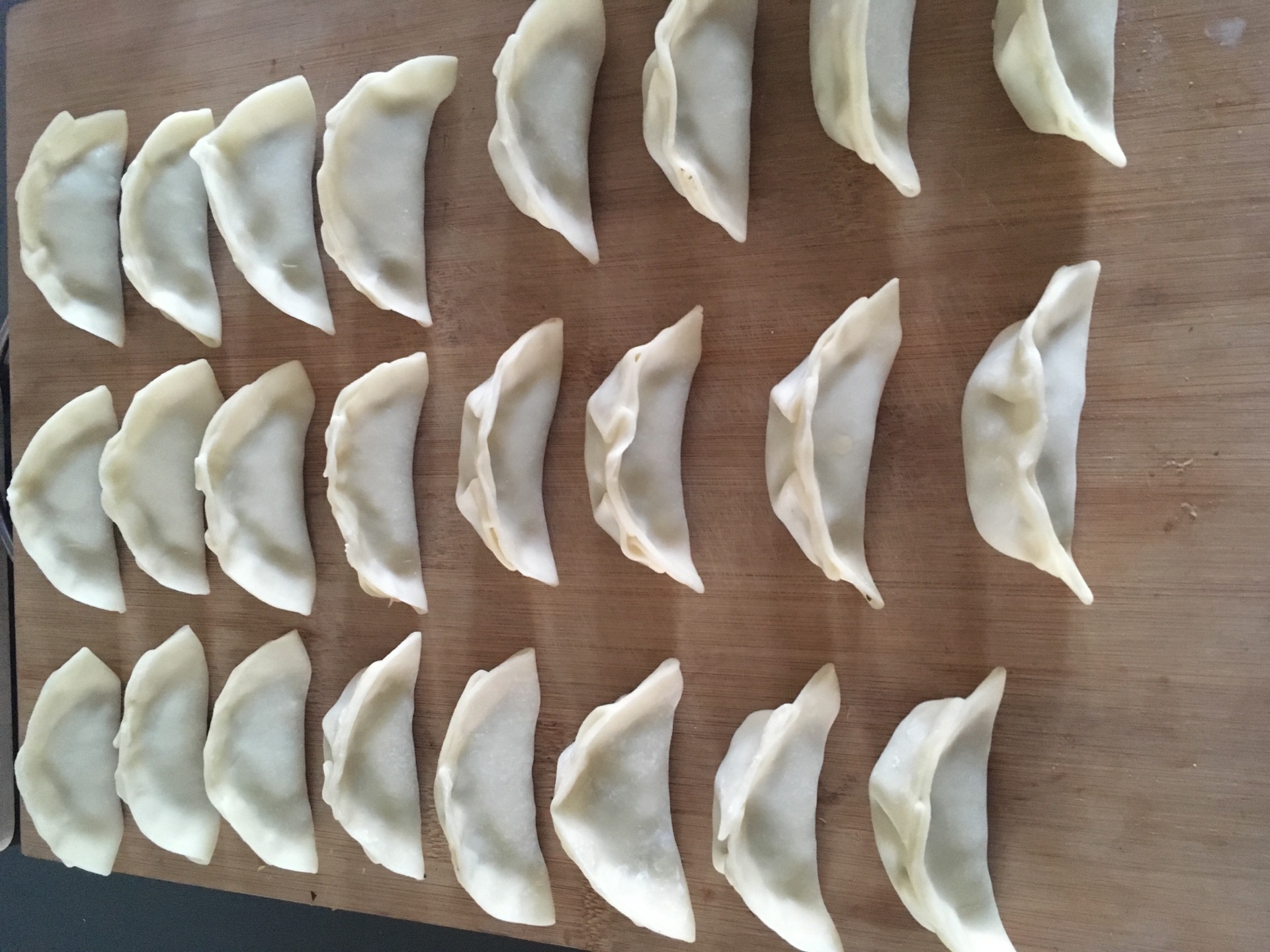 Dumplings with black fish stuffing / wonton