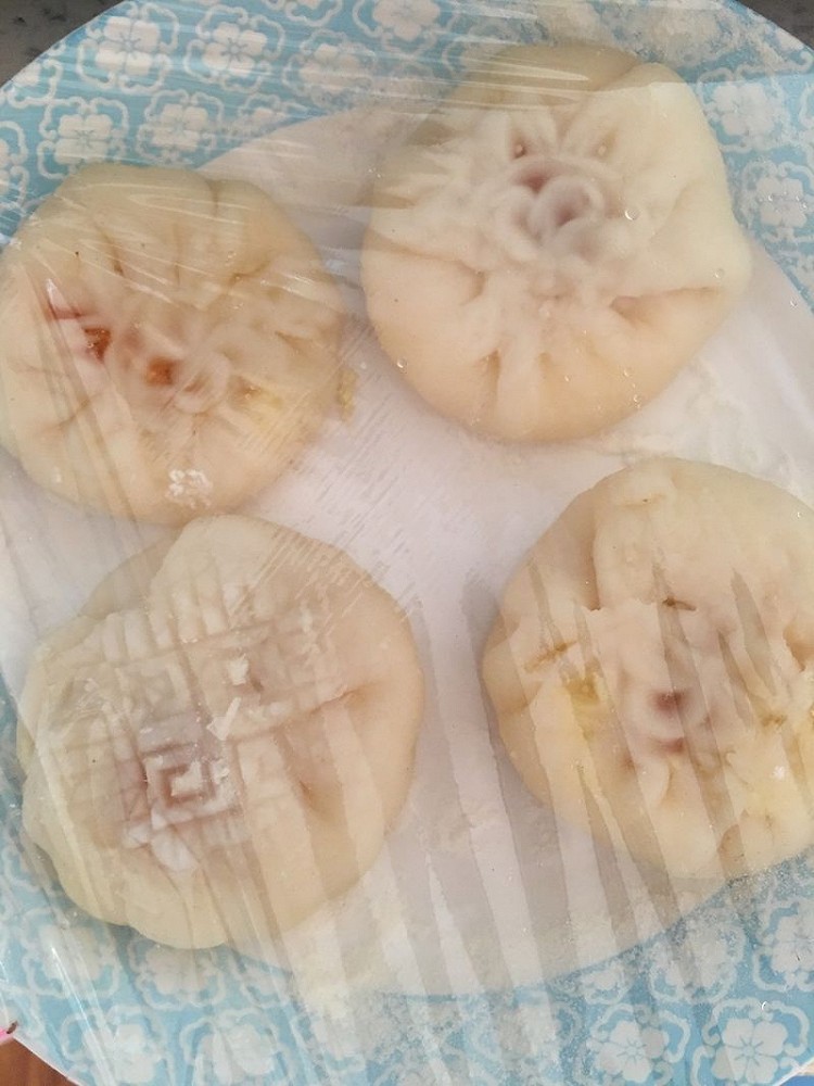 冰皮奶黄咸蛋黄月饼的做法