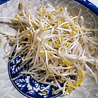 #餐桌上的春日限定#韭菜炒豆芽的做法图解3