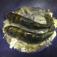 酸菜香焖黄颡鱼（黄骨鱼）的做法图解6