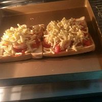 #好吃不上火#鲜虾吐司披萨的做法图解5