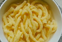 如何做好宝宝辅食？营养又简单的三文鱼面线，完美！的做法
