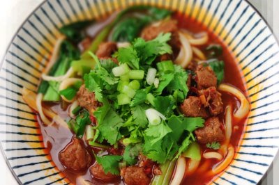 麻辣牛肉板面