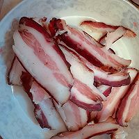 腊肉爱花菜的做法图解2
