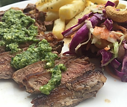 眼肉佐chimichurri酱 搭配木瓜生菜沙拉的做法