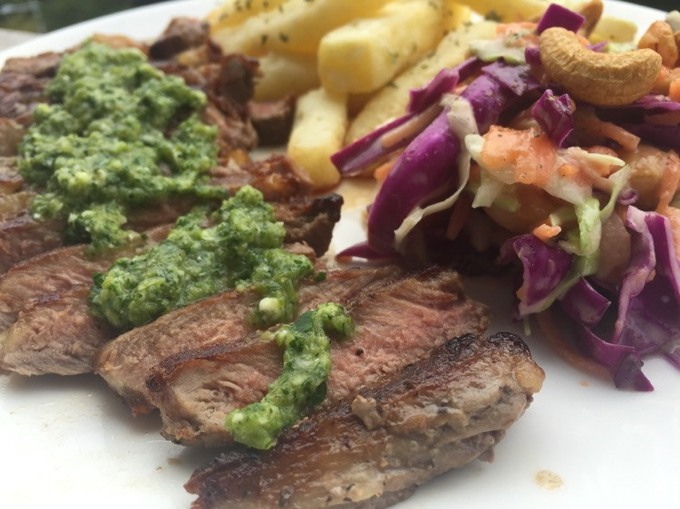 眼肉佐chimichurri酱 搭配木瓜生菜沙拉的做法