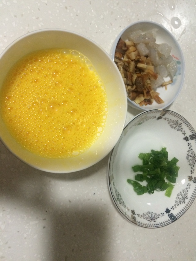 松茸虾仁蒸蛋的做法图解2