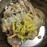 香菇蒸鸡肉的做法图解1
