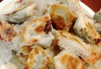 冰花生煎饺的做法
