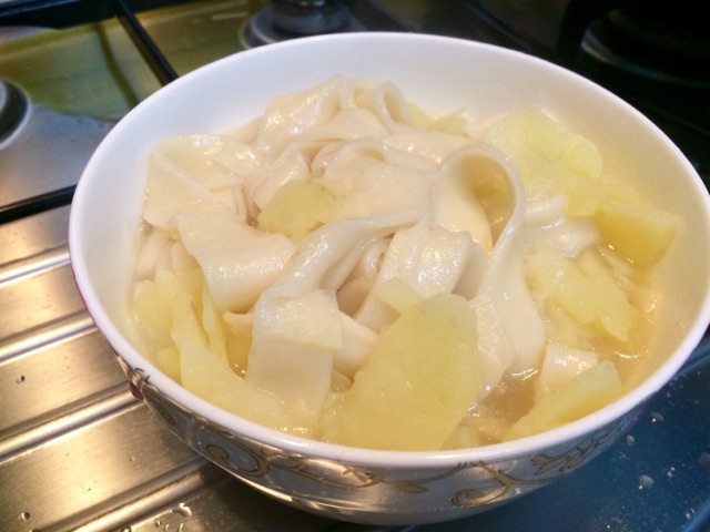 土豆宽面条（实在不知道起啥名）的做法图解6
