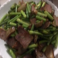蒜苔炒腊肉的做法图解8