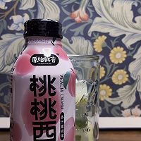 #玩心出道丨夏日DIY玩心潮饮挑战赛#桃桃青柠气泡水的做法图解2