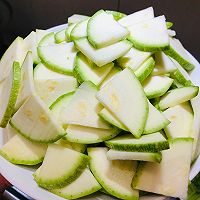 西葫芦炒鸡蛋的做法图解1
