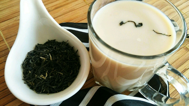 【果子木】快手奶茶-茉香奶绿的做法