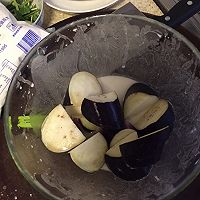 茄子土豆炖豆角的做法图解1