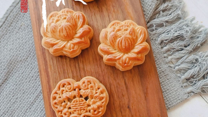 咸蛋黄广式月饼