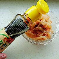蒜薹炒鸡胸肉的做法图解3