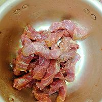 #东古滋味 幸福百味#酸辣牛肉炒笋条的做法图解1