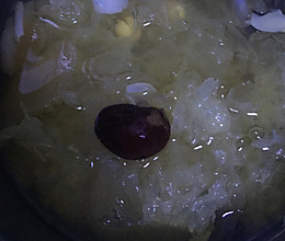 银耳雪梨汤羹的做法